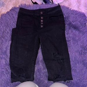 black ripped skinny jeans🖤